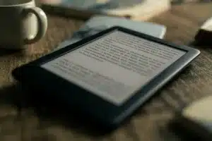 Here's how you can clean your Kindle screen. My very easy process.